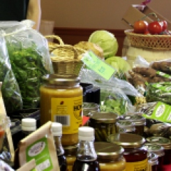 A stop at a local farmers' market for chutney or honey to add to your brie wheel -- yummy.
